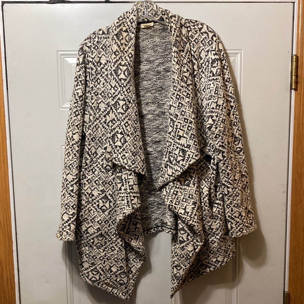 Tribal Black‎ and White Patterned Jacket XL